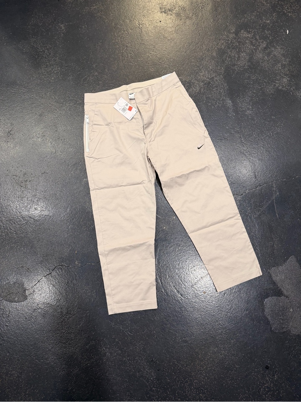 Nike Men’s Khaki Straight-Leg Chino Pants